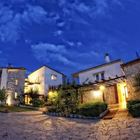 Nostos Hotel 2*